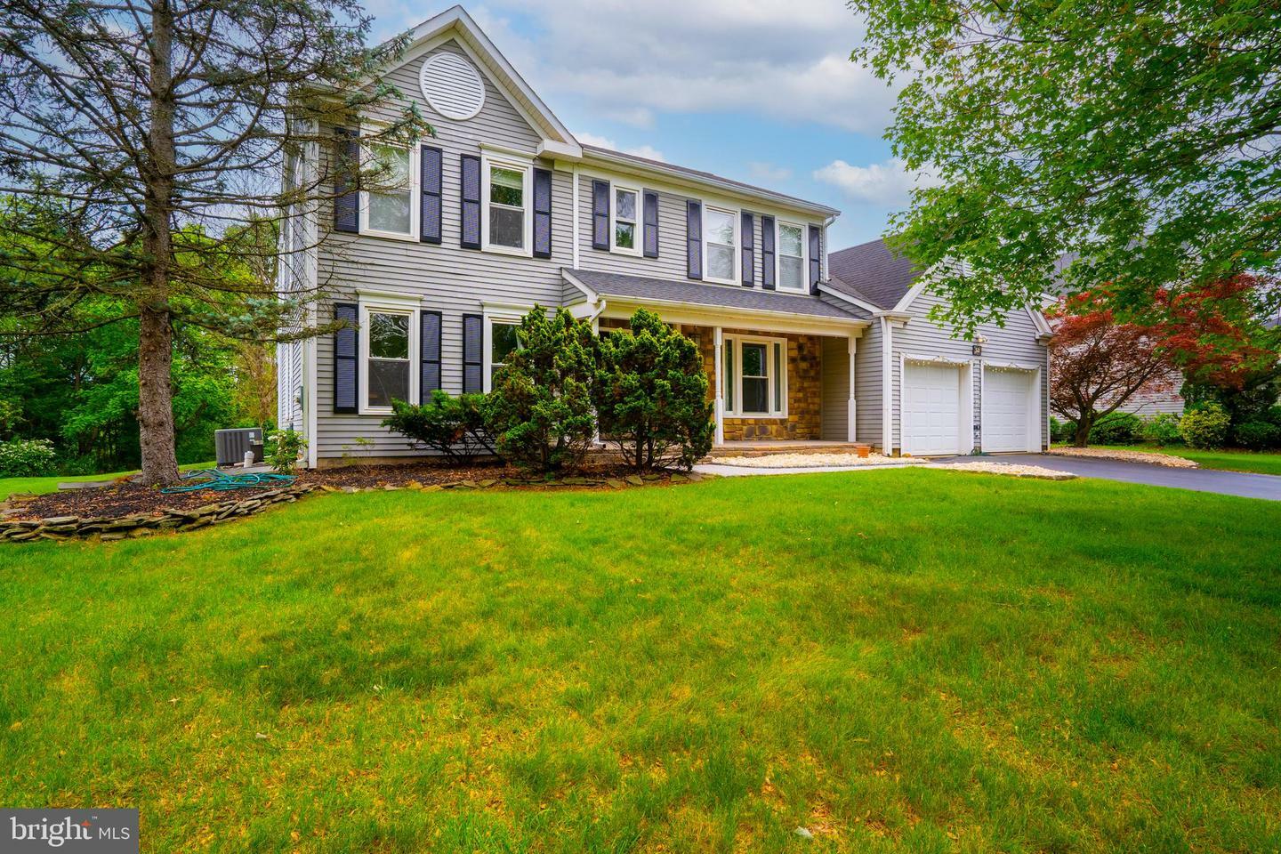 Property Photo:  52 Bradford Lane  NJ 08536 