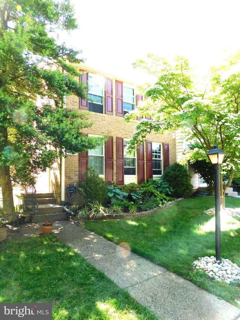 Property Photo: 1559 Autumn Ridge Circle VA 20194