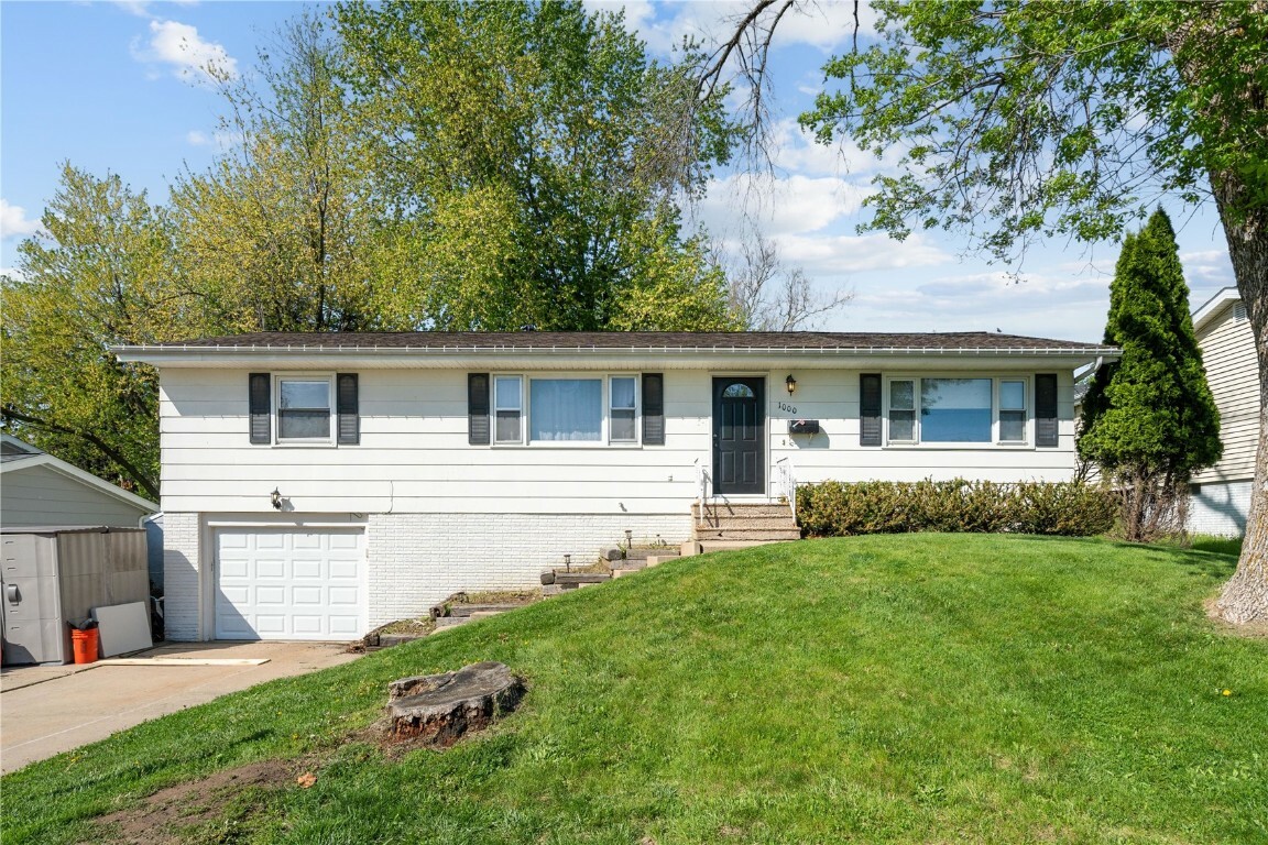1000 Parkview Drive  Marion IA 52302 photo