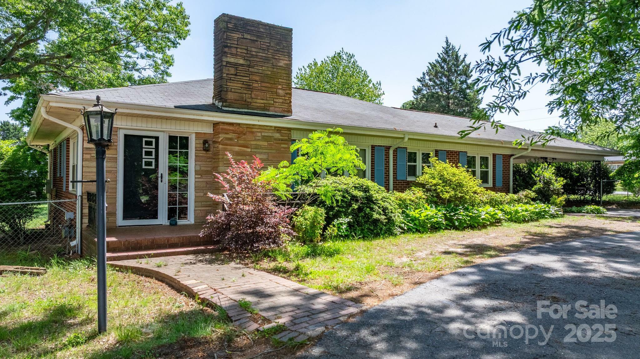 Property Photo: 3418 Sulphur Springs Road NE NC 28601