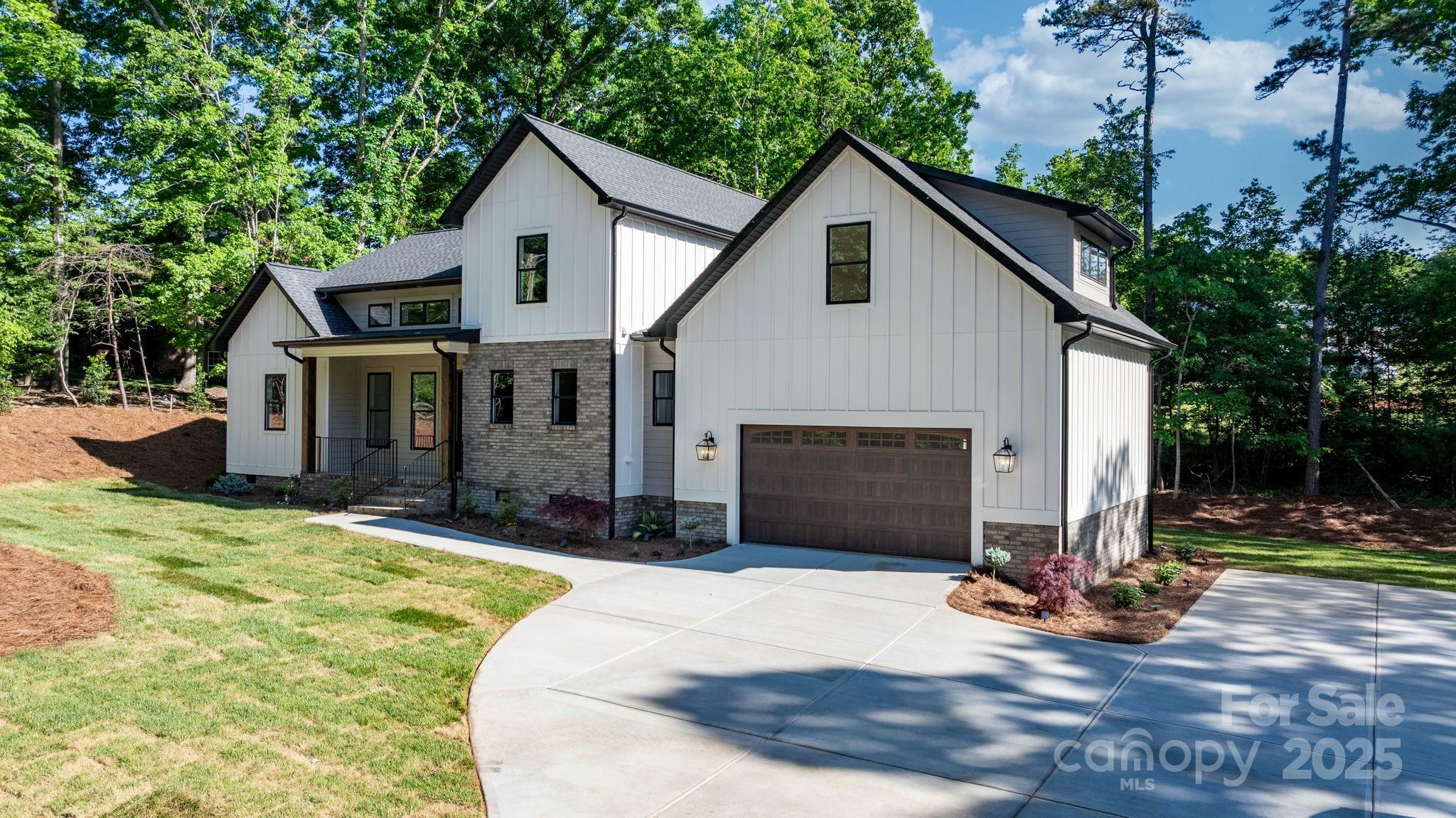 Property Photo: 111 Greens Road NC 28630