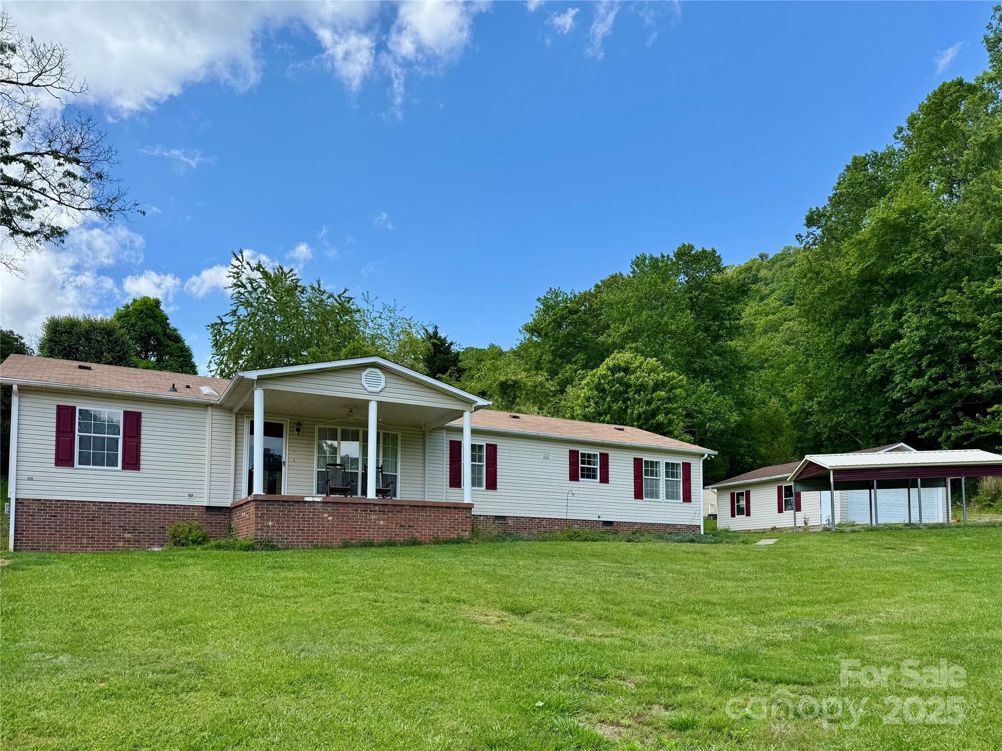 Property Photo: 40 Mountainview Road NC 28806