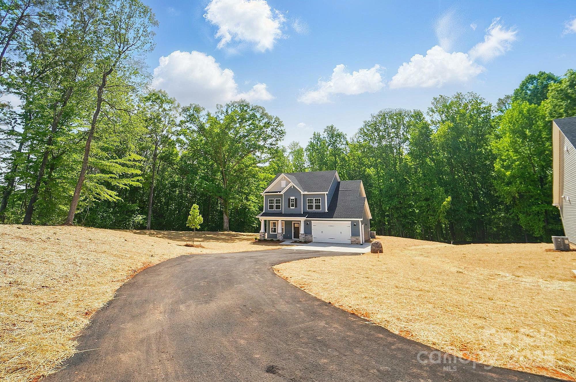 Property Photo: 910 Westminster Drive NC 28677