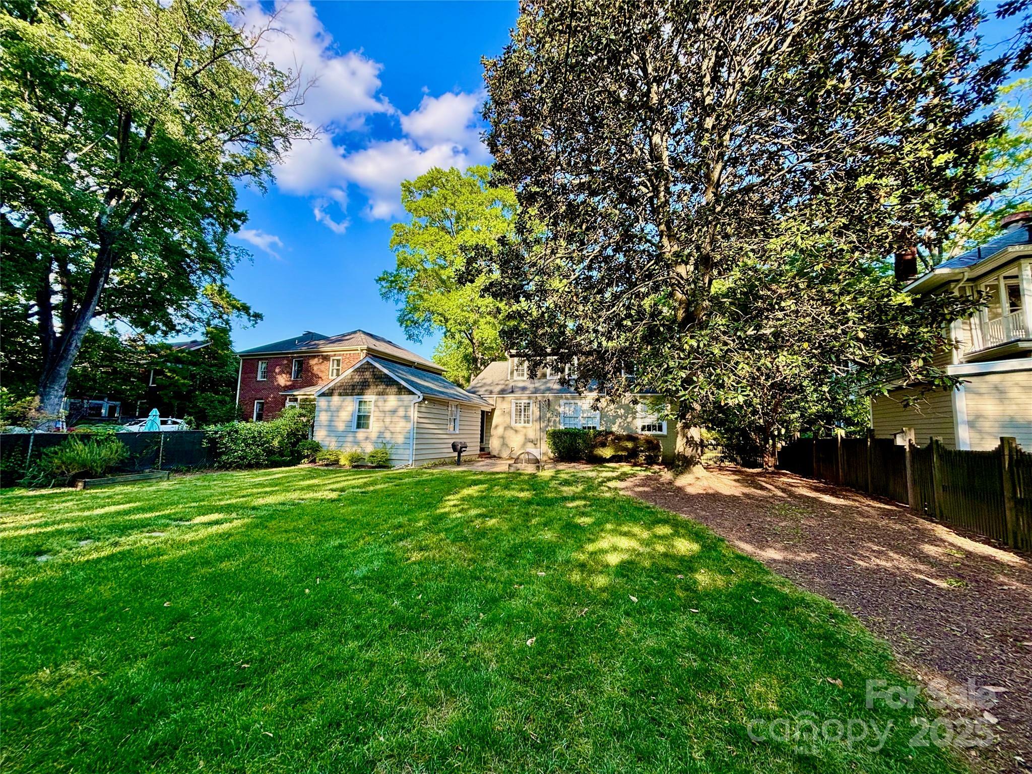 Property Photo: 1809 The Plaza None NC 28205