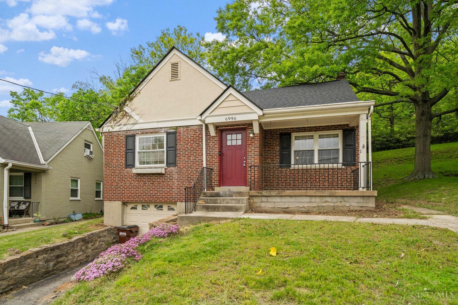Property Photo: 6996 Bramble Hill Drive OH 45227