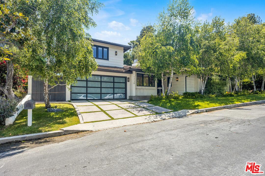 Property Photo:  12120 Travis St  CA 90049 