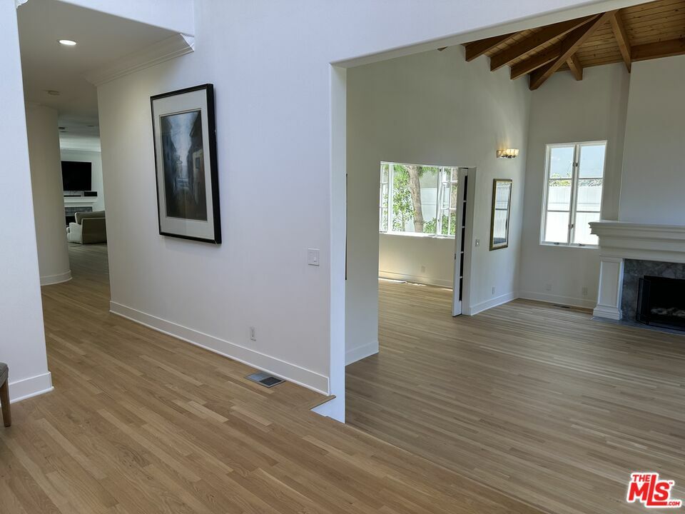 Property Photo: 723 10th St CA 90402
