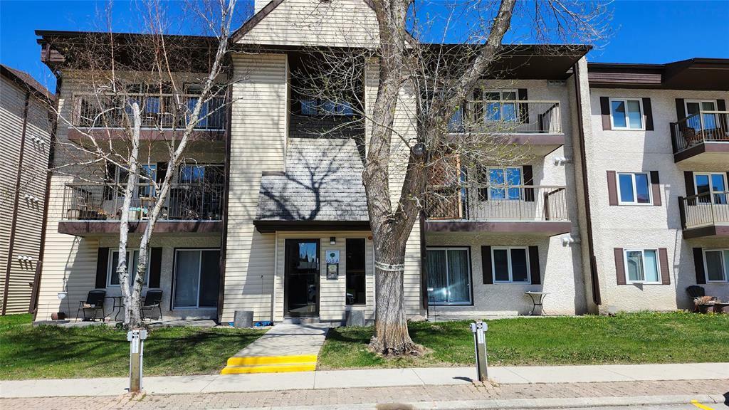658 Kenaston Boulevard  Winnipeg MB R3N 2A1 photo