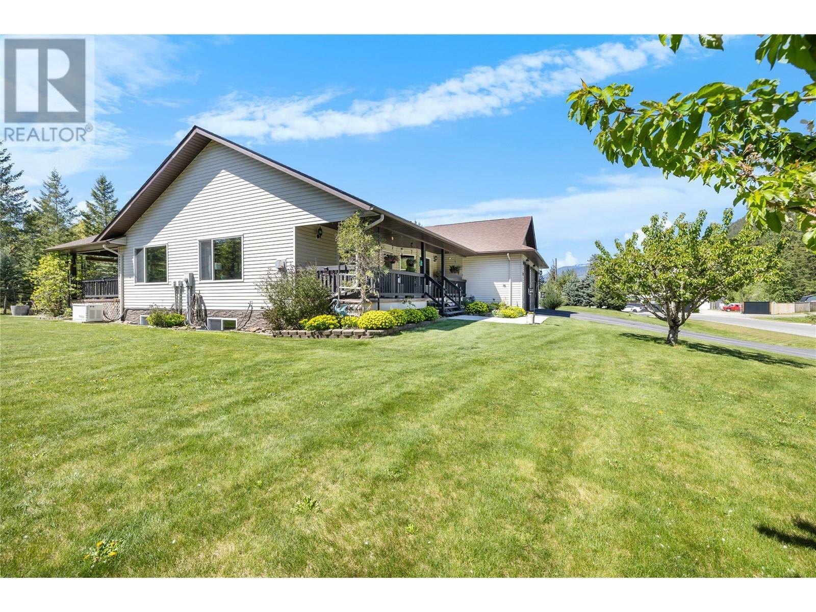 Photo de la propriété: 1333 8th Avenue North BC V0B 1G6