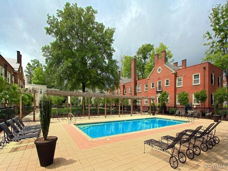 Property Photo: 43 E Lock Lane VA 23226