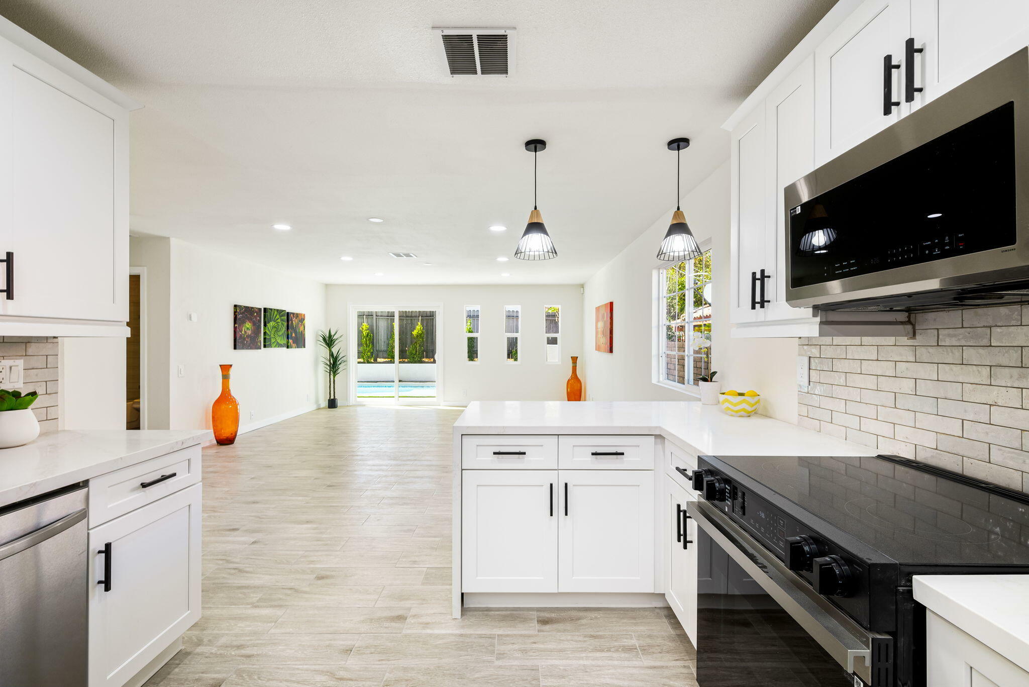 Property Photo: 52885 Avenida Carranza CA 92253