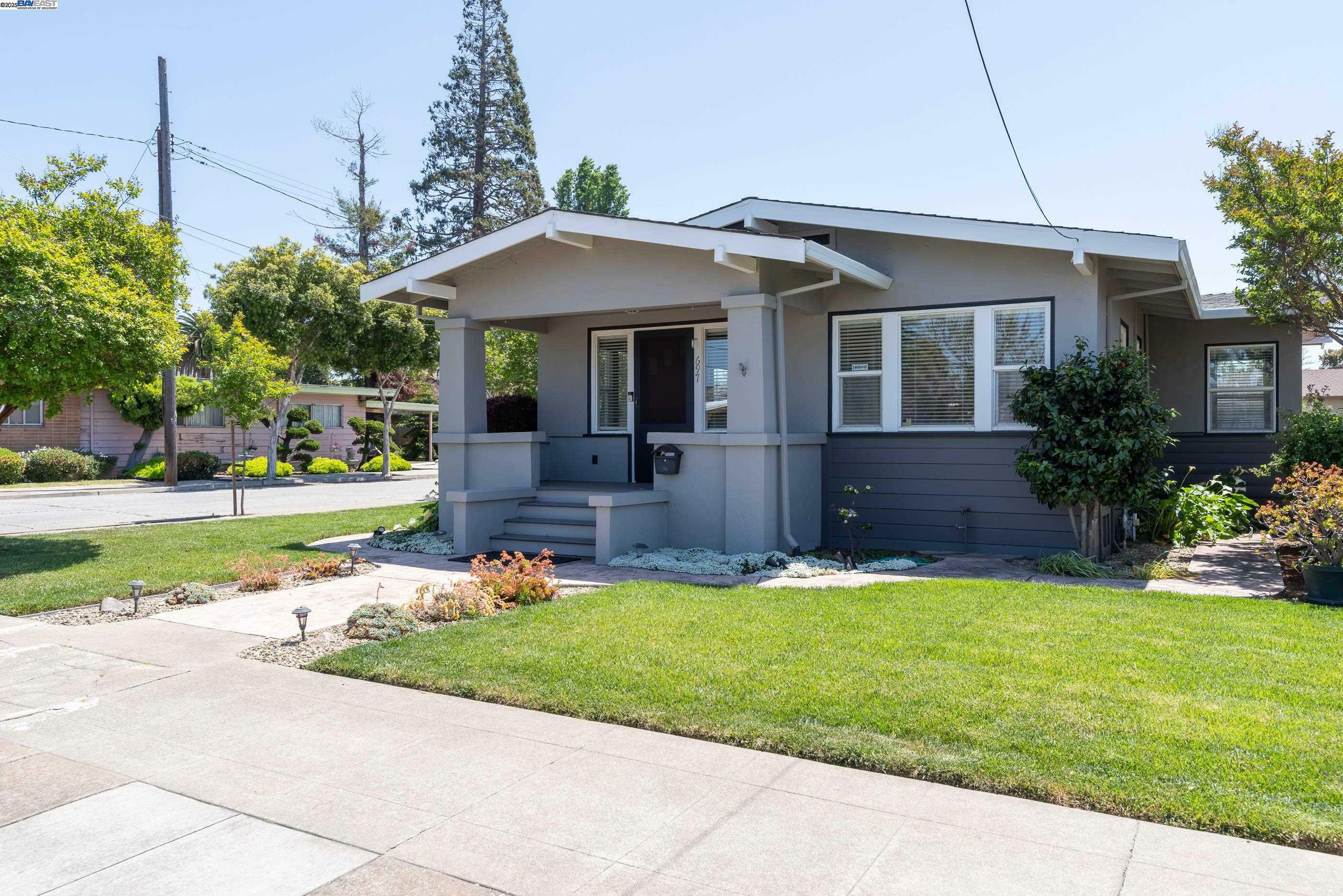 Property Photo: 697 Maud Ave CA 94577