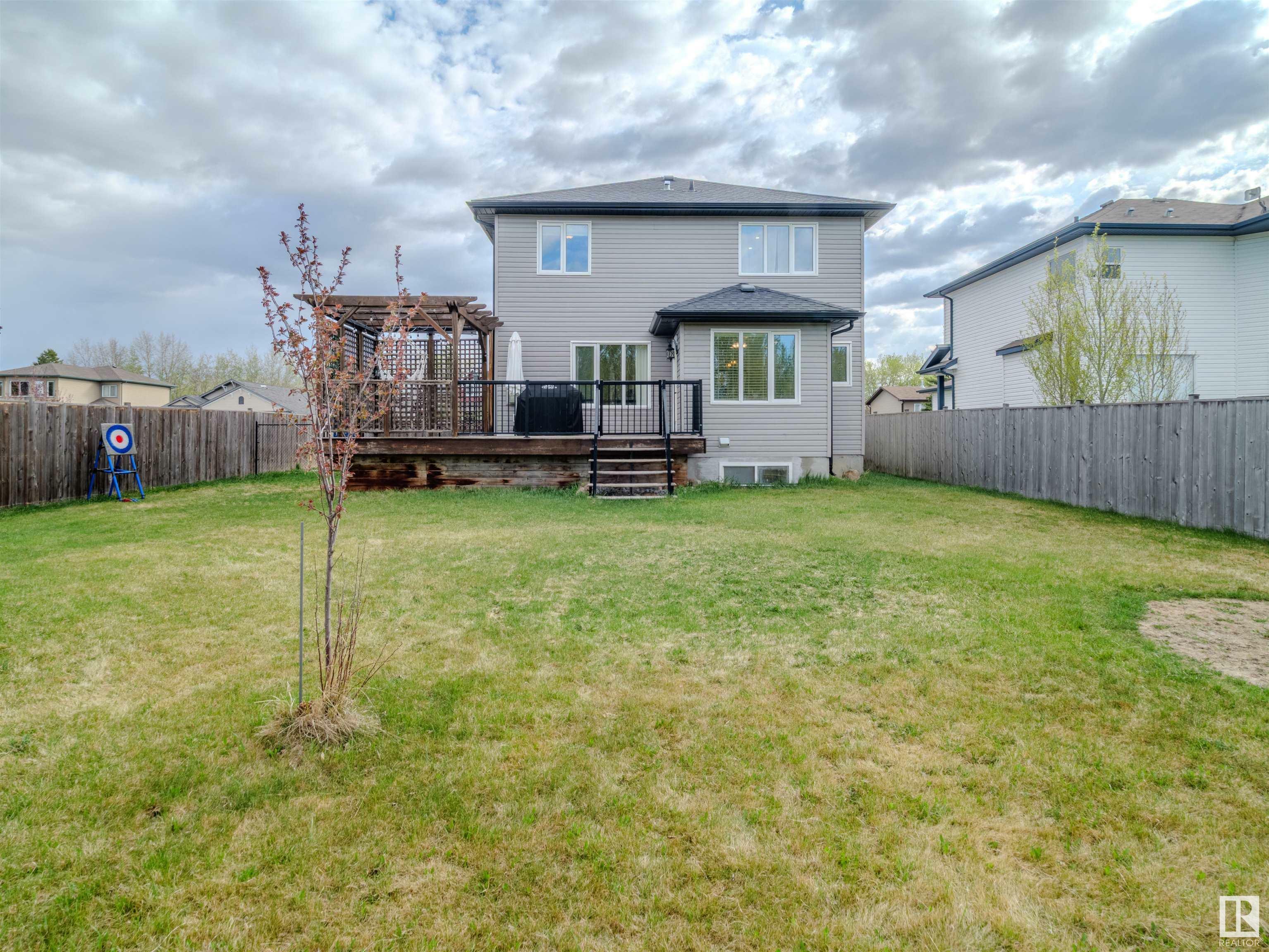 Property Photo: 5135 Meadow Drive AB T0B 3M0