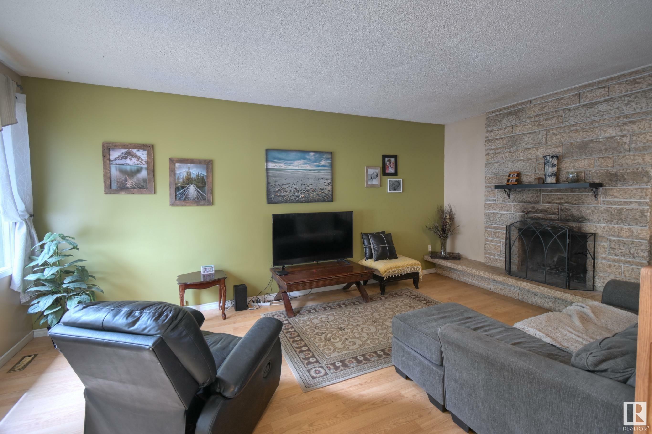 Photo de la propriété: 29 Beechmont Crescent AB T7X 1E8