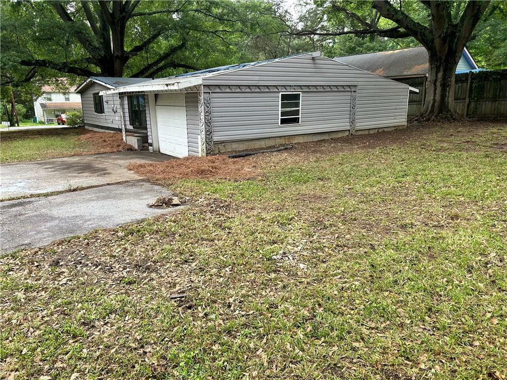Property Photo: 2135 Wells Drive SE GA 30080