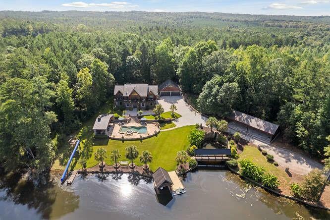 Property Photo: 4095 E Highway 166 Highway GA 30116