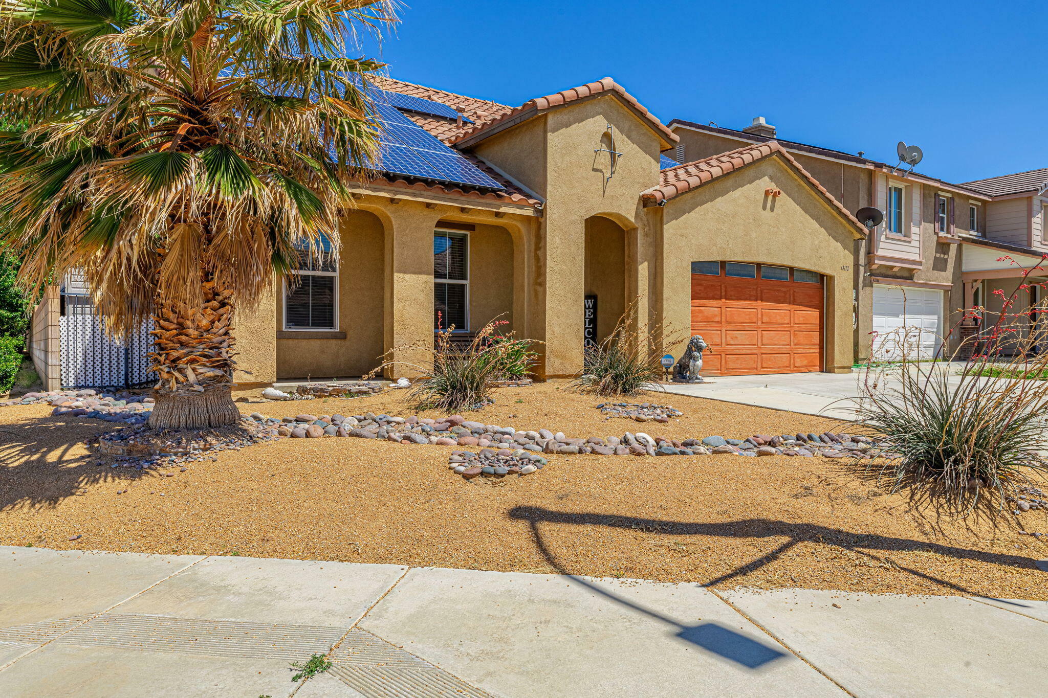 Property Photo: 43112 Elena Street CA 93536