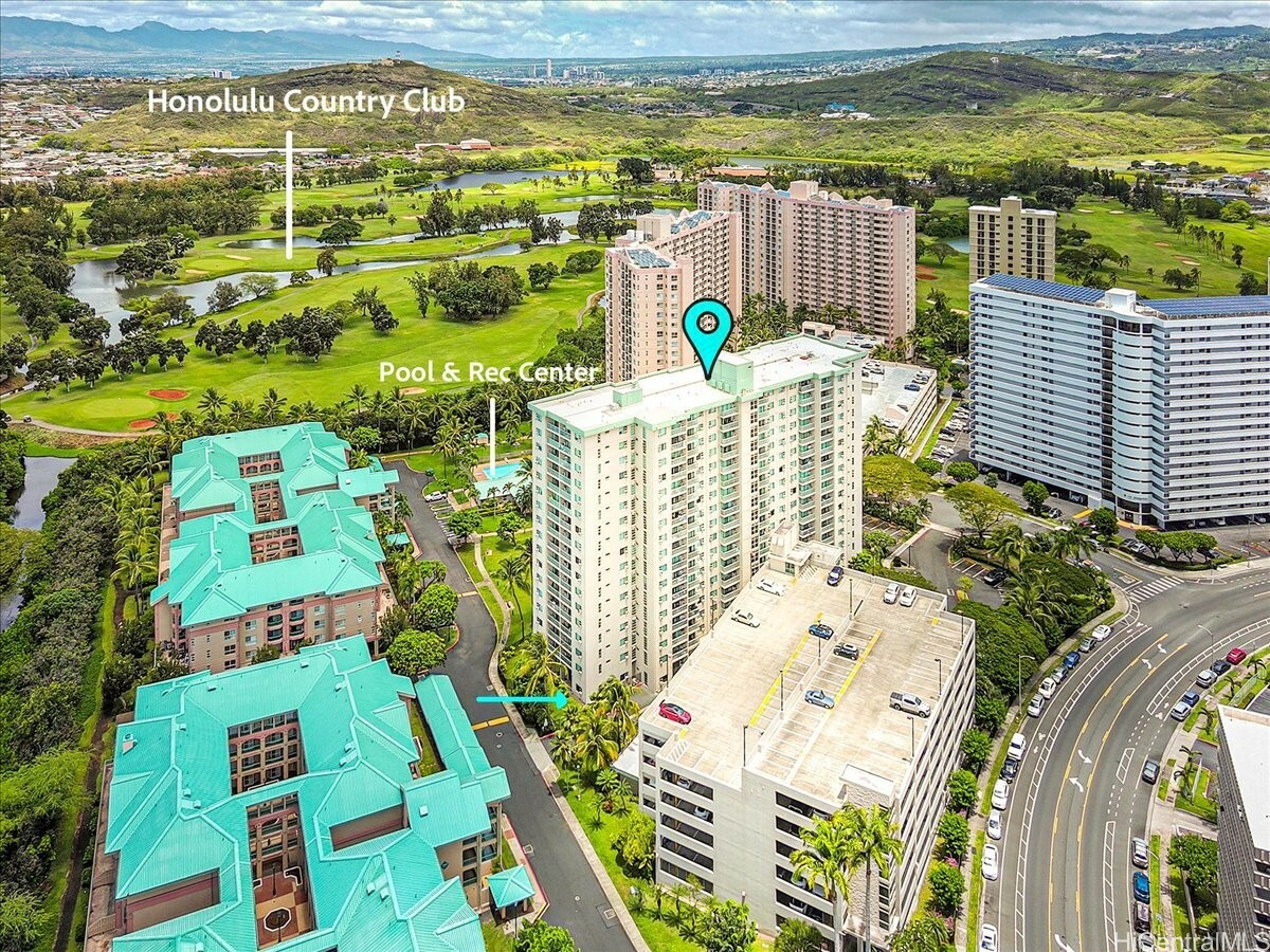 Property Photo: 3009 Ala Makahala Place 102 HI 96818