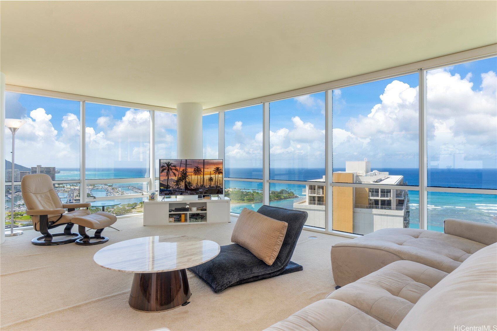 Property Photo: 88 Piikoi Street 3509 HI 96814