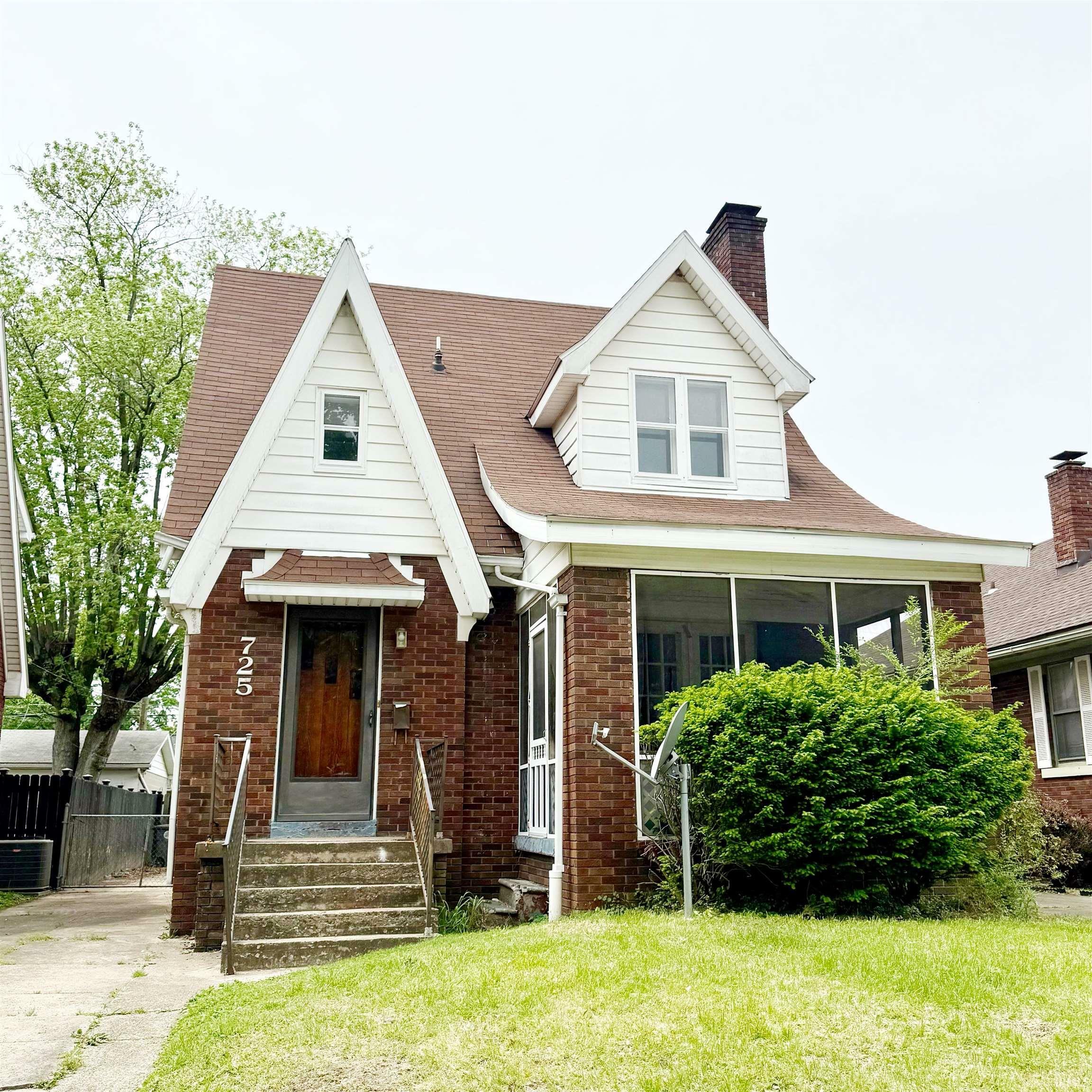725 S Rotherwood Avenue  Evansville IN 47714 photo
