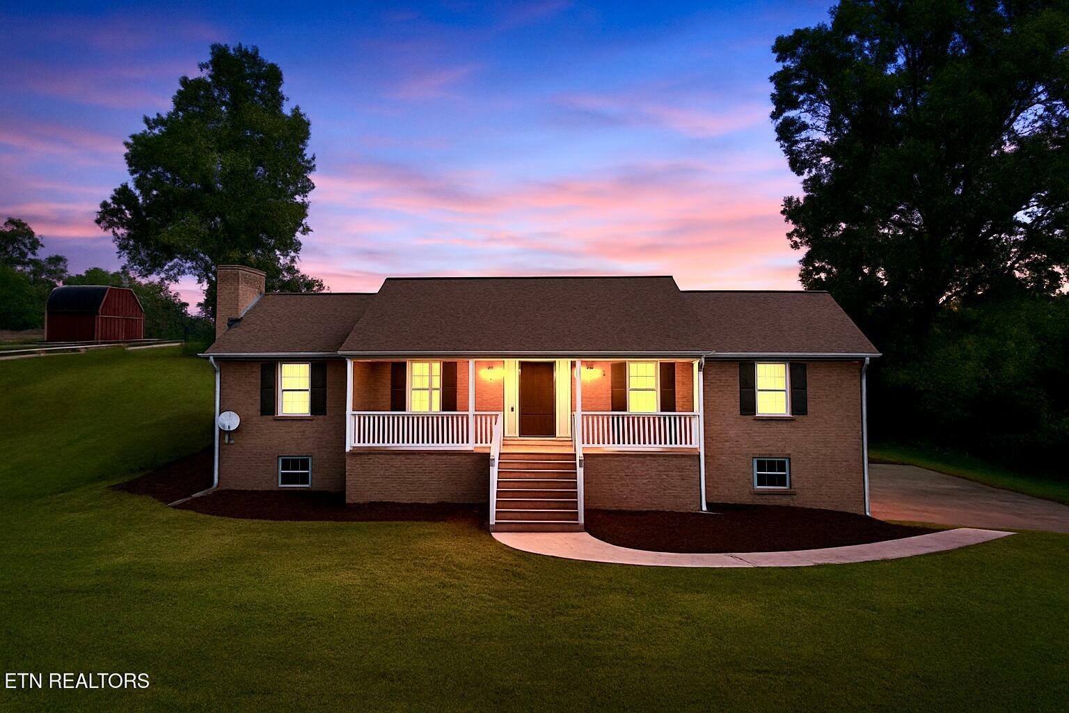 Property Photo: 9224 Hollander Lane TN 37931