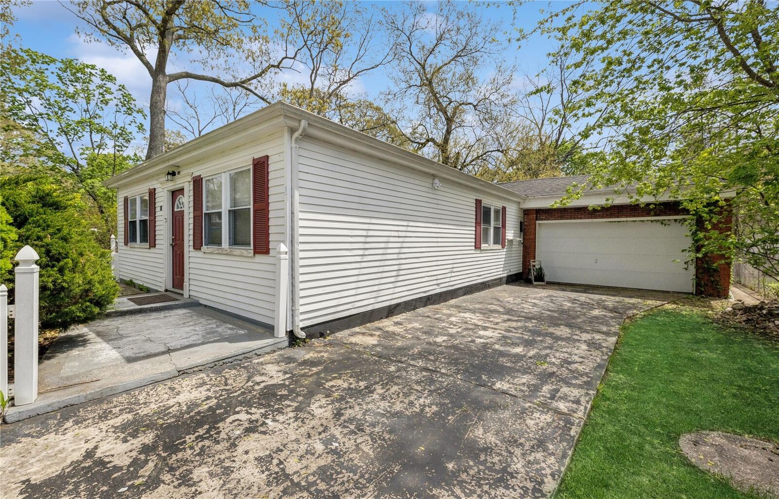 Property Photo:  54 Oakdale Avenue  NY 11784 