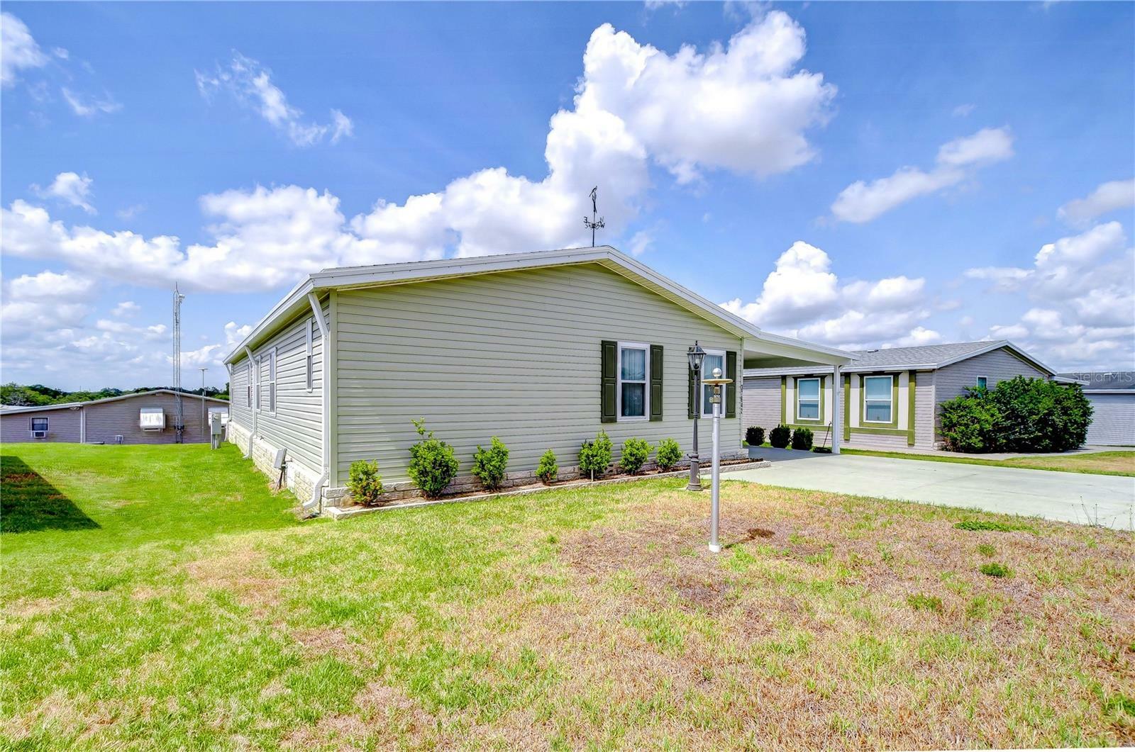 Property Photo: 37642 Landis Avenue FL 33541