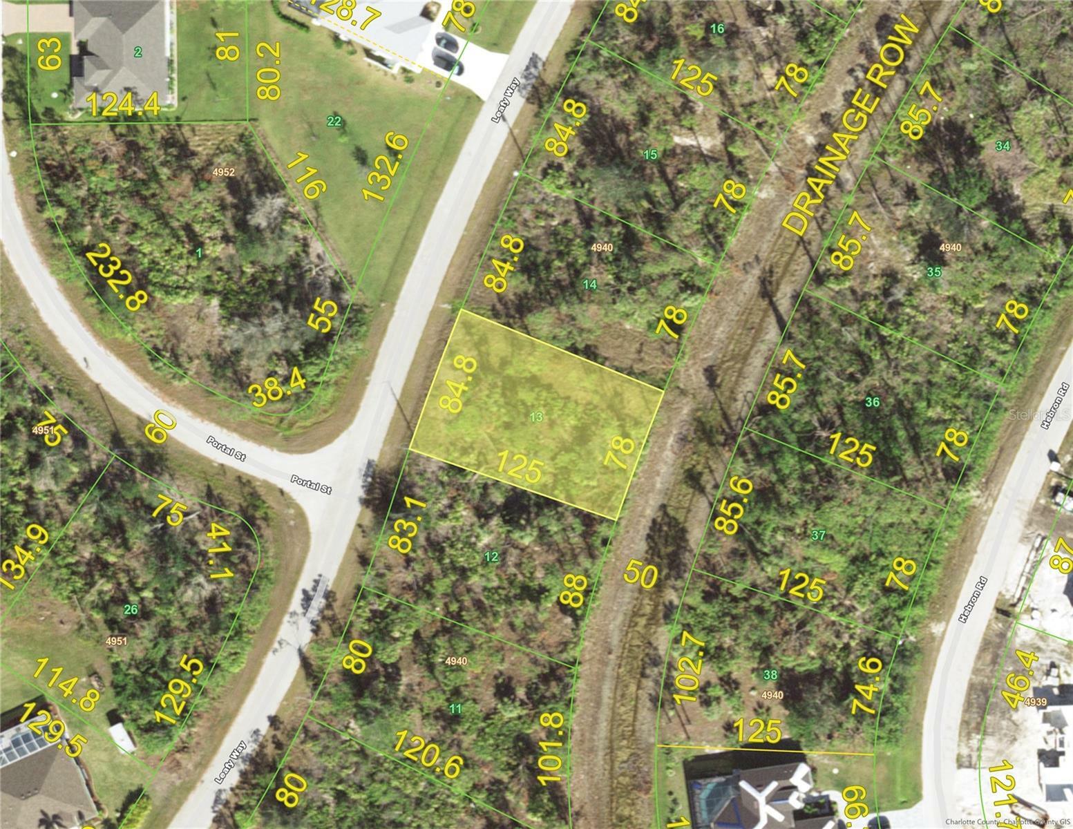 Property Photo: 8276 Leafy Way FL 33981
