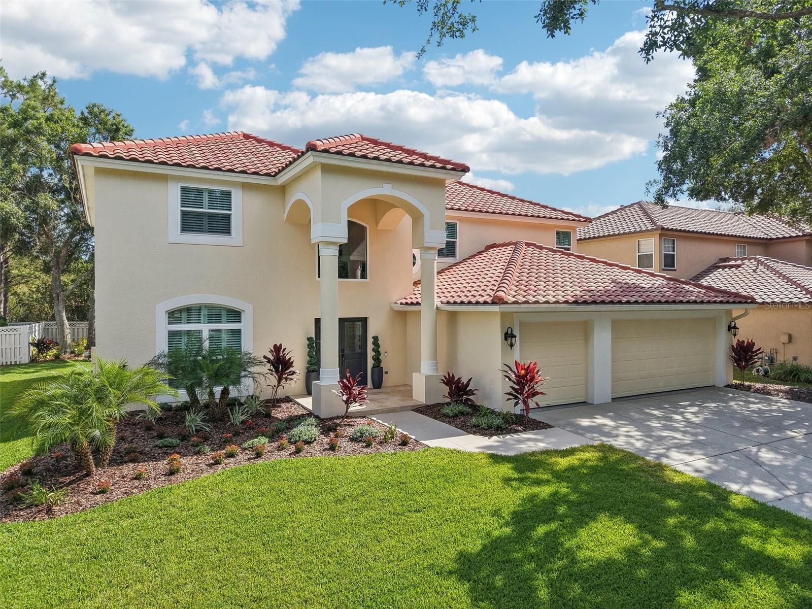 Property Photo:  9203 Meadow Lane Court  FL 33647 
