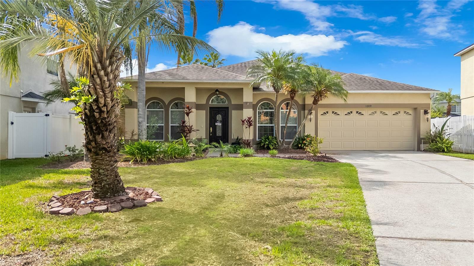 Property Photo: 1319 Castleport Road FL 34787