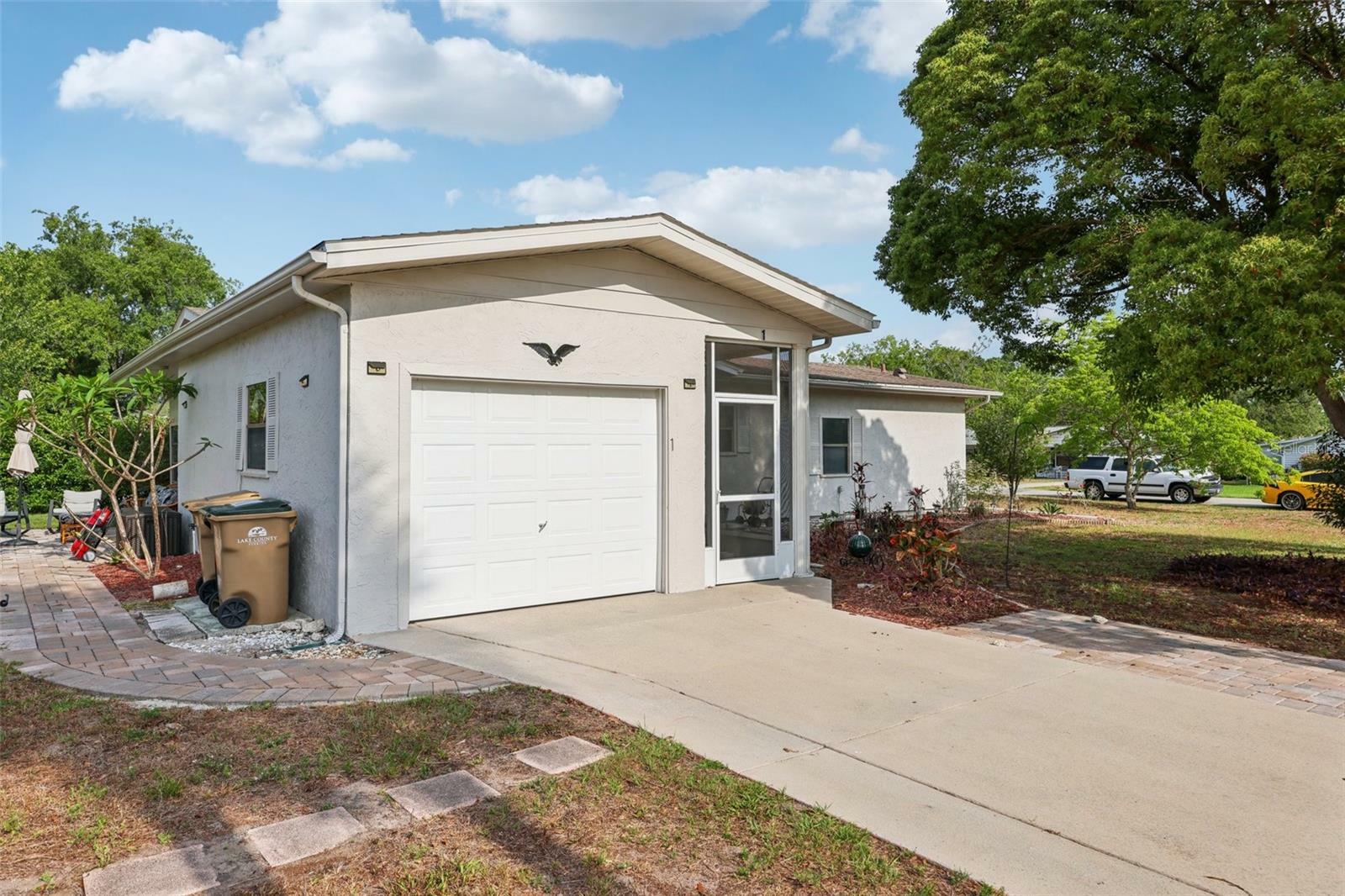 Property Photo: 1 Aberdeen Circle FL 34788