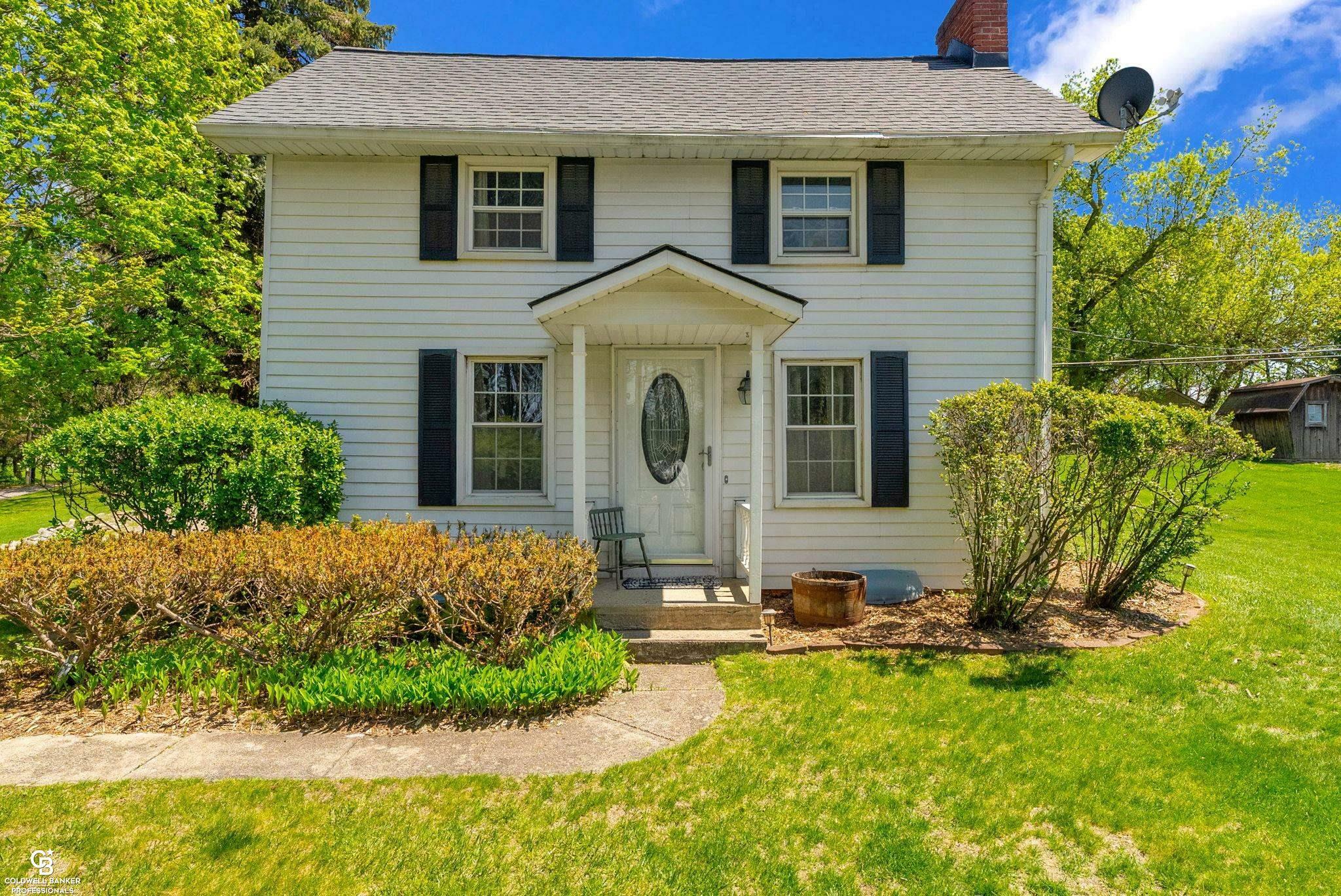 5252 Rochester Road  Leonard MI 48367 photo