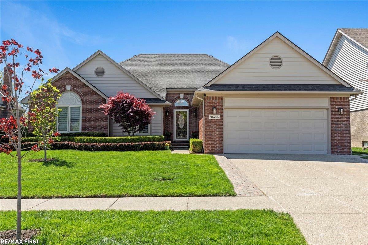 46709 Covington Drive  Macomb MI 48044 photo