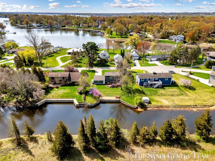 Property Photo: 17083 Spahr Street MI 49456