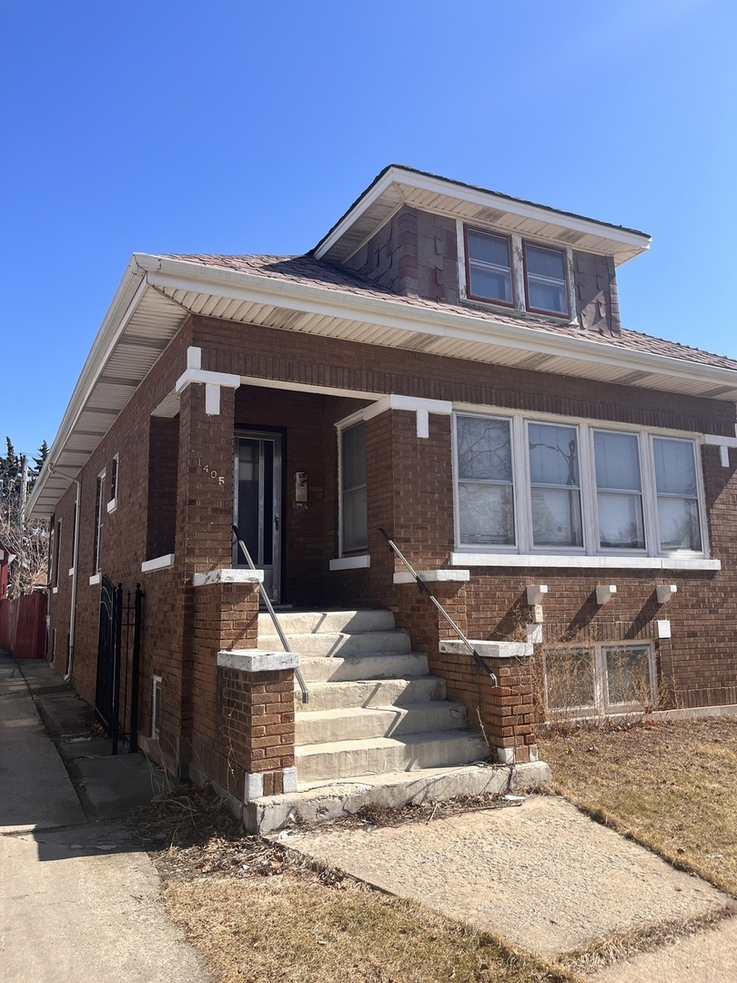 Property Photo: 1405 S 17th Avenue IL 60153