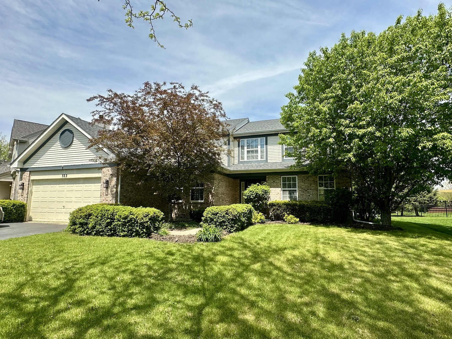 Property Photo: 533 Waterford Drive IL 60543