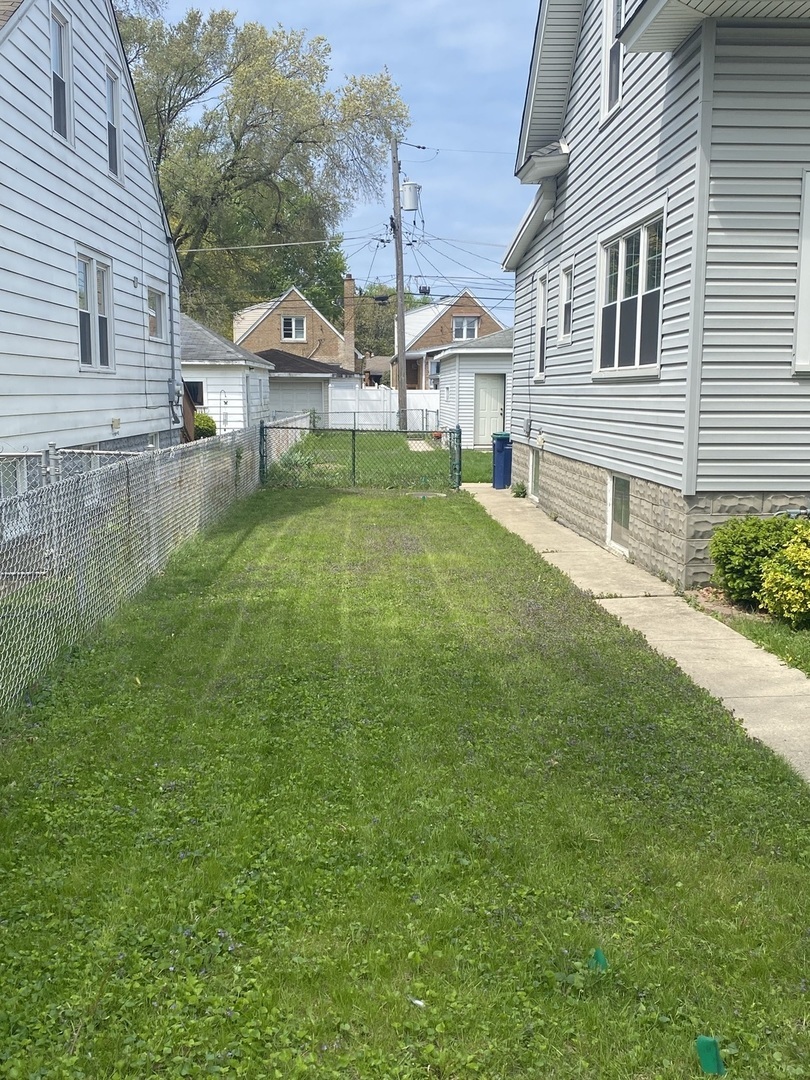 Property Photo: 10228 S Sawyer Avenue IL 60805
