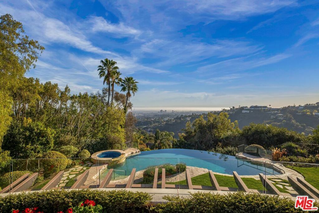 Property Photo: 1101 Bel Air Place CA 90077