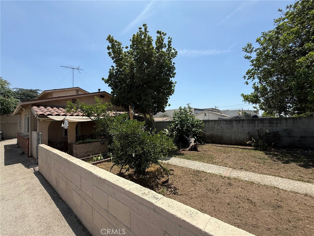 Property Photo: 11312 Goss Street CA 91352