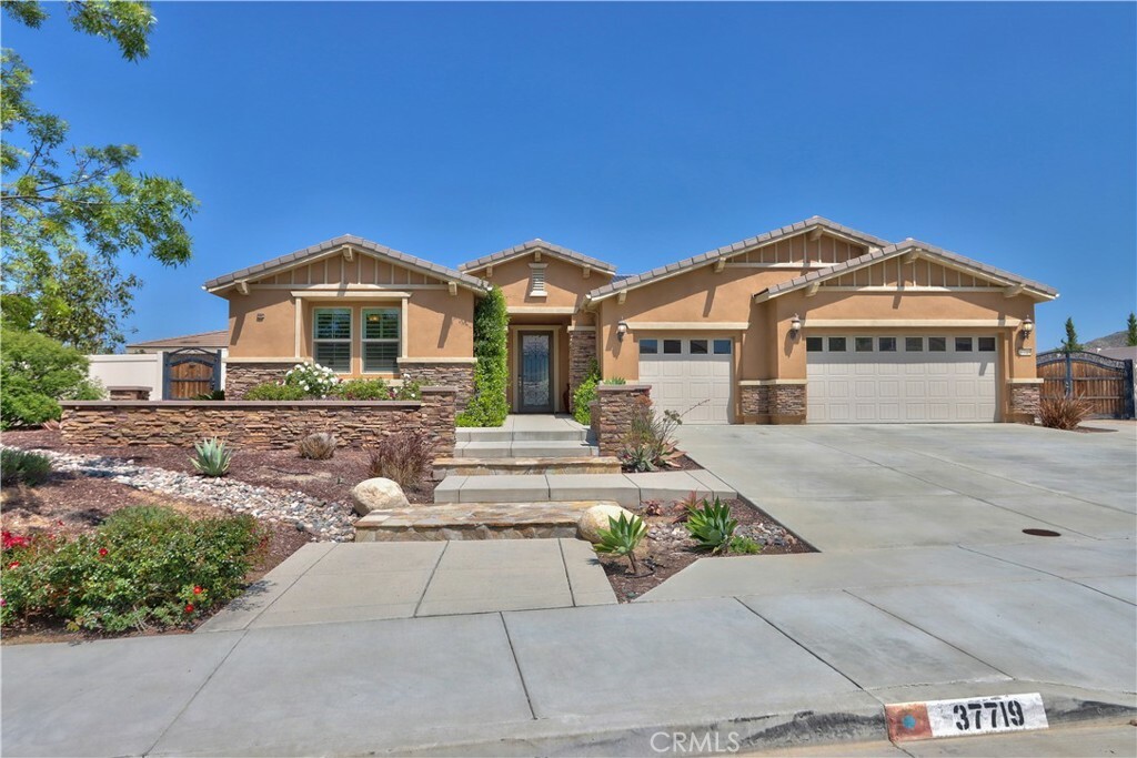 37719 Golden Eagle Avenue  Murrieta CA 92563 photo
