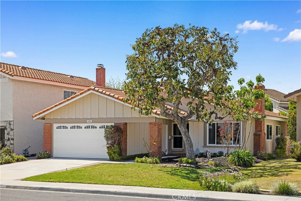 Property Photo: 14551 Linden Ave CA 92606