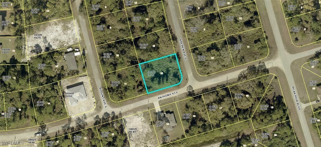 Property Photo: 140 Bremen Avenue S FL 33974