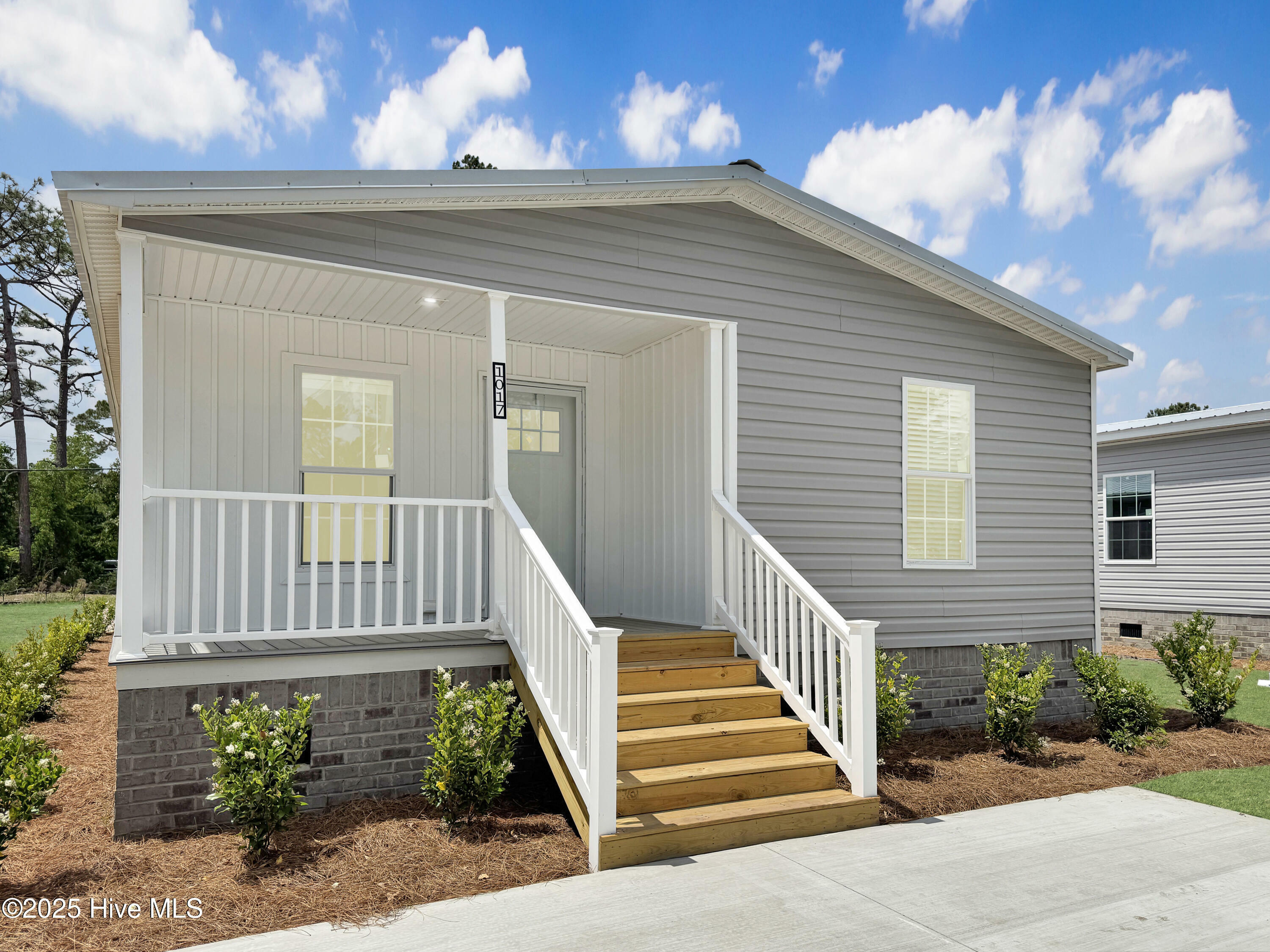 Property Photo: 1017 Pine Ridge Court NC 28429