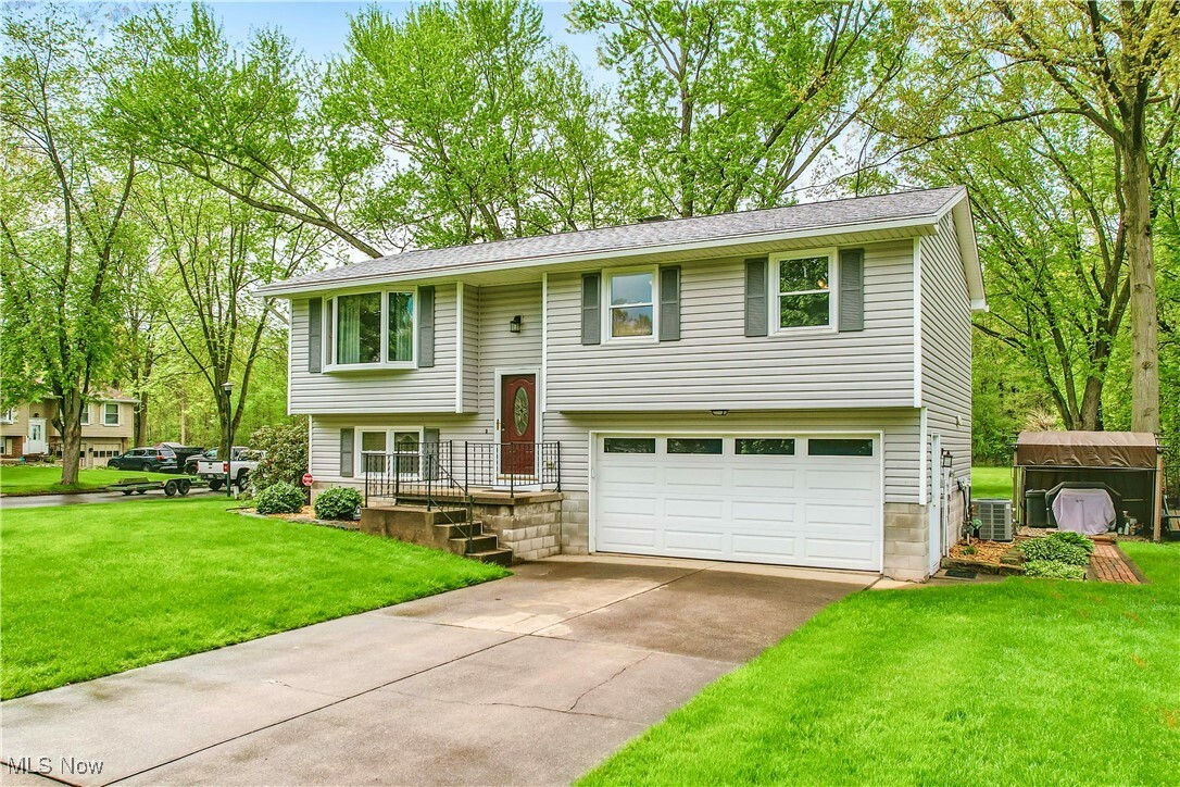 Property Photo: 804 Cynthia Court OH 44446