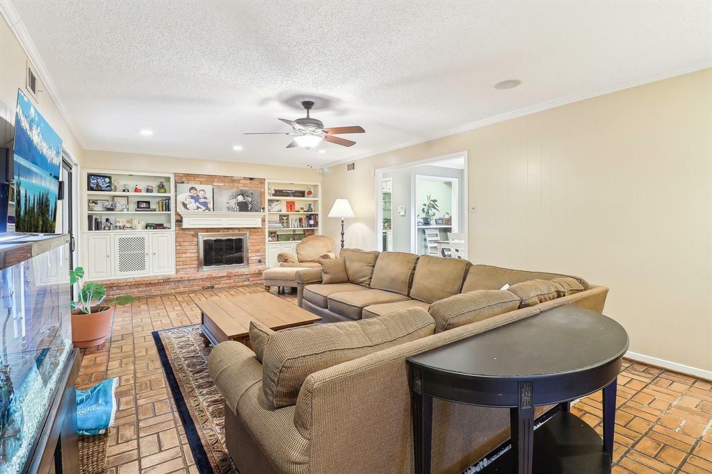 Property Photo: 10930 Scotsmeadow Drive TX 75218