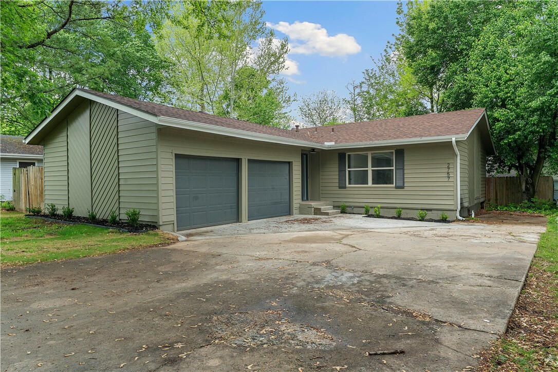 2757 N Villa Boulevard  Fayetteville AR 72703 photo