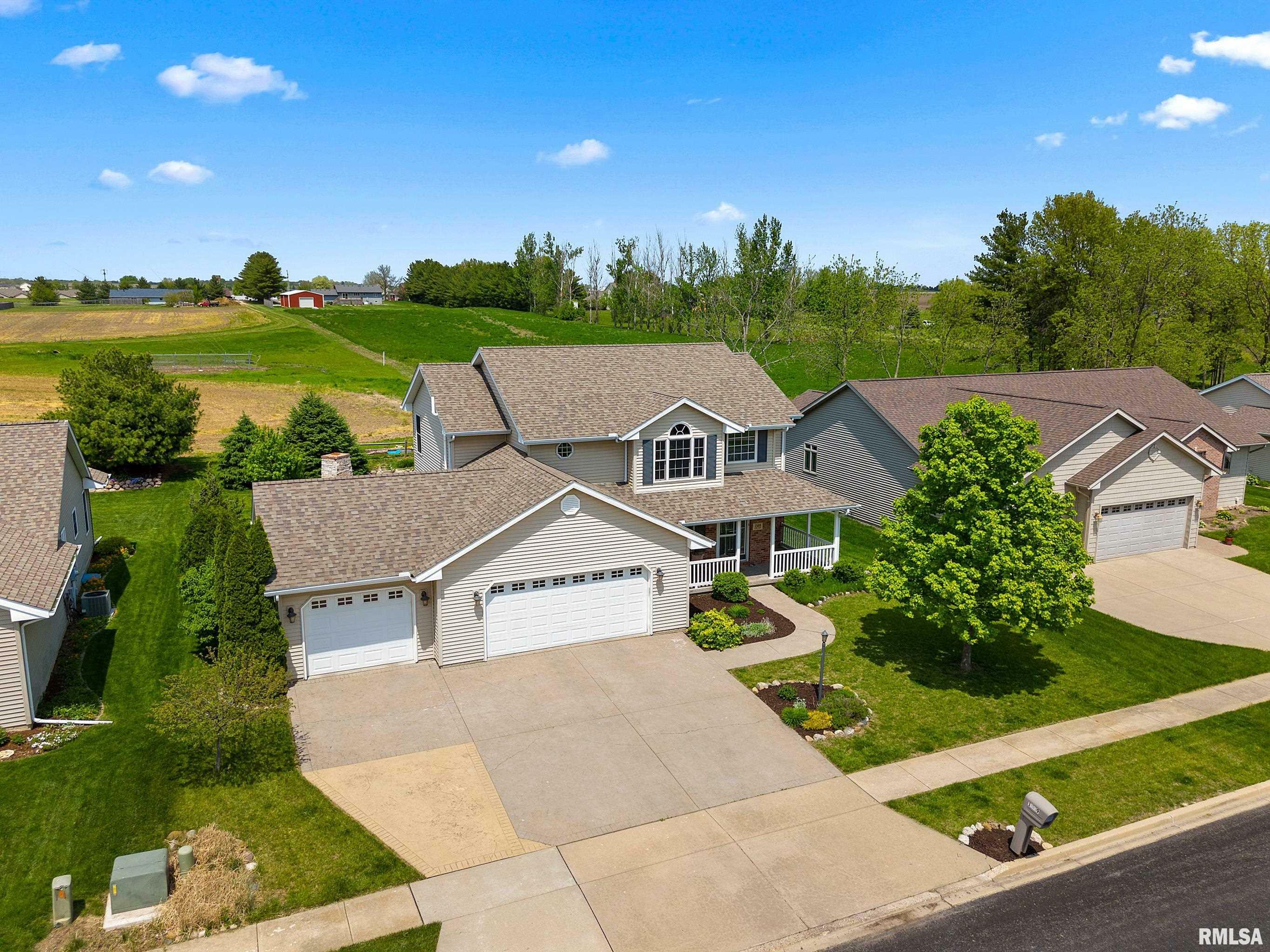Property Photo: 1509 Kelsey Street IL 61571