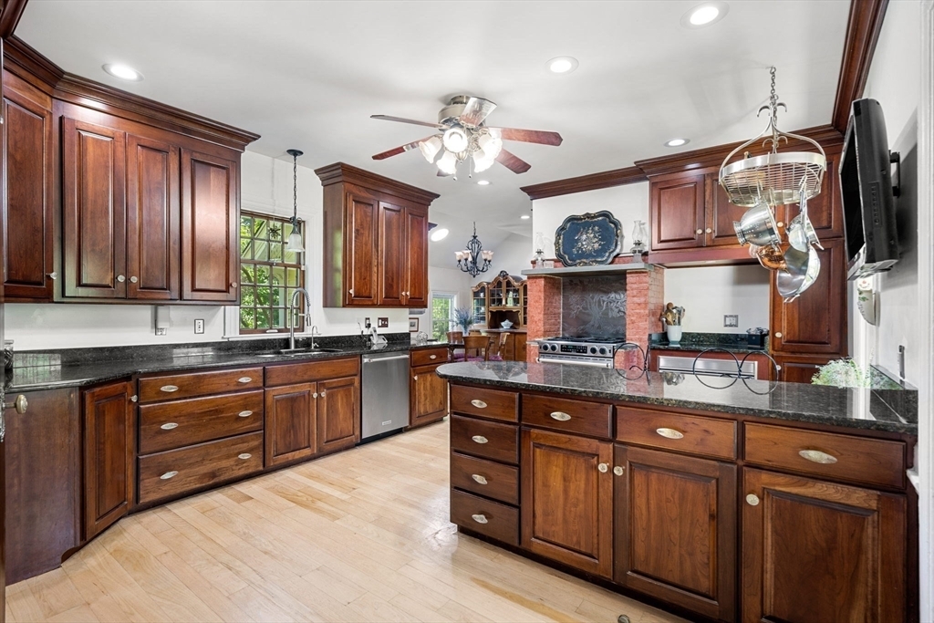 Property Photo: 83 Central St MA 01529