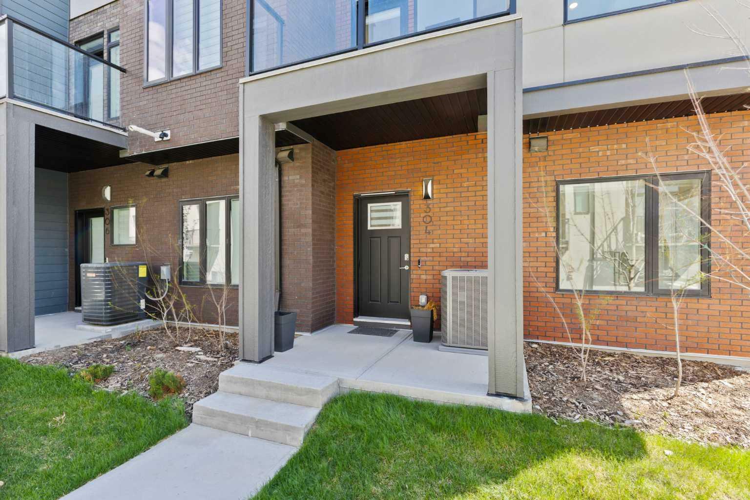 Property Photo: 304 Greenbriar Common NW AB T3B 6J3