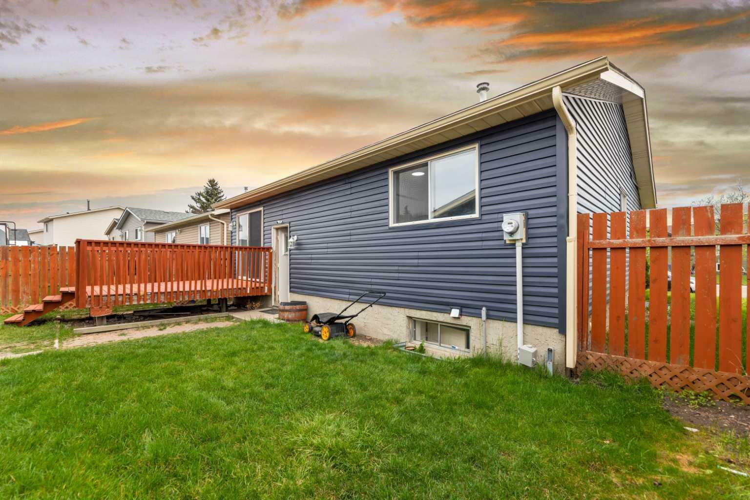 Property Photo: 95 Falshire Way NE AB T3J 2C7